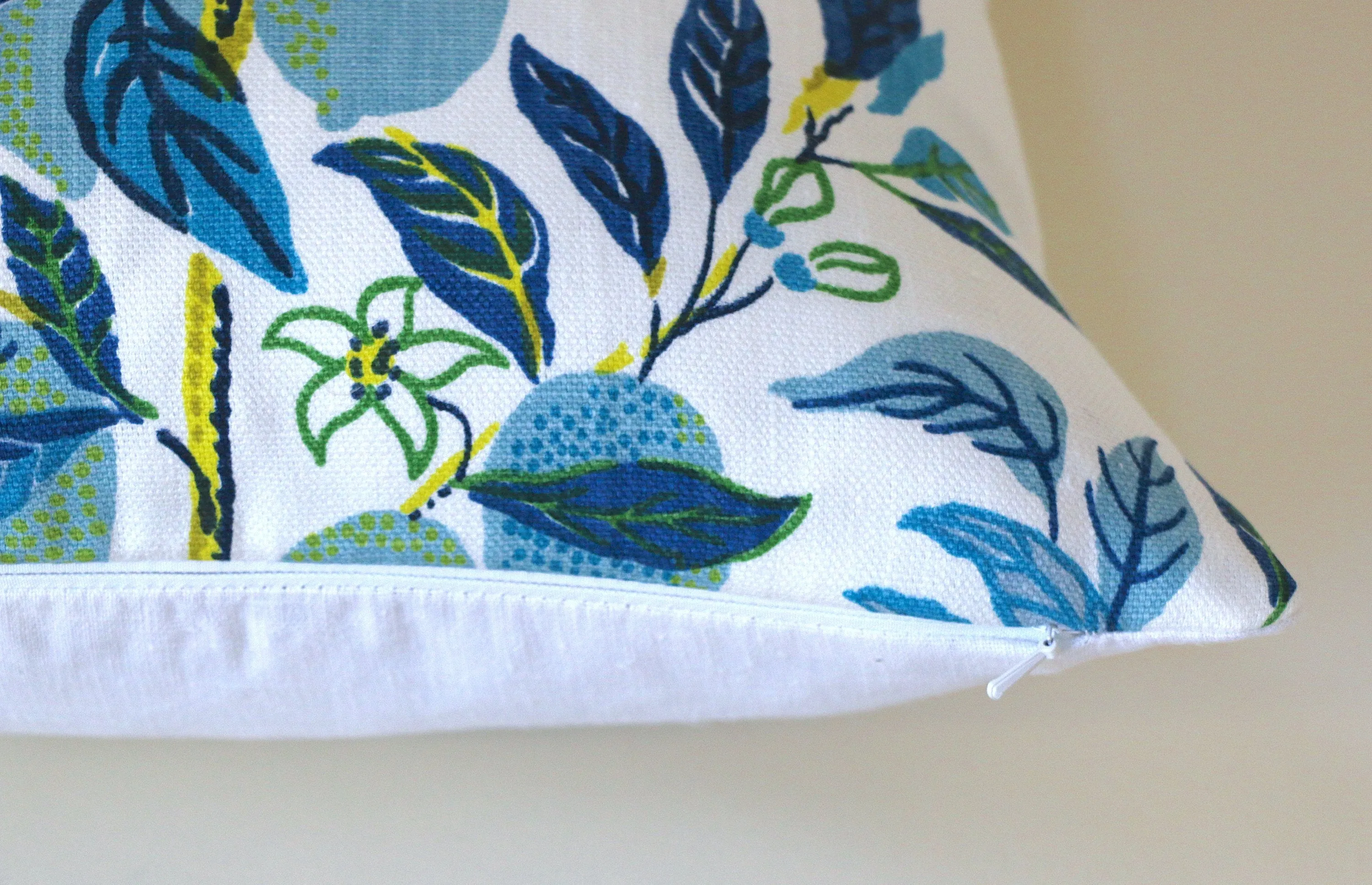 Citrus Garden "Pool" Decorative Pillow Cover / Schumacher Josef Frank pillow cover / Citrus Garden 20x20 22x22 24x24 26x26 Schumacher Pillow