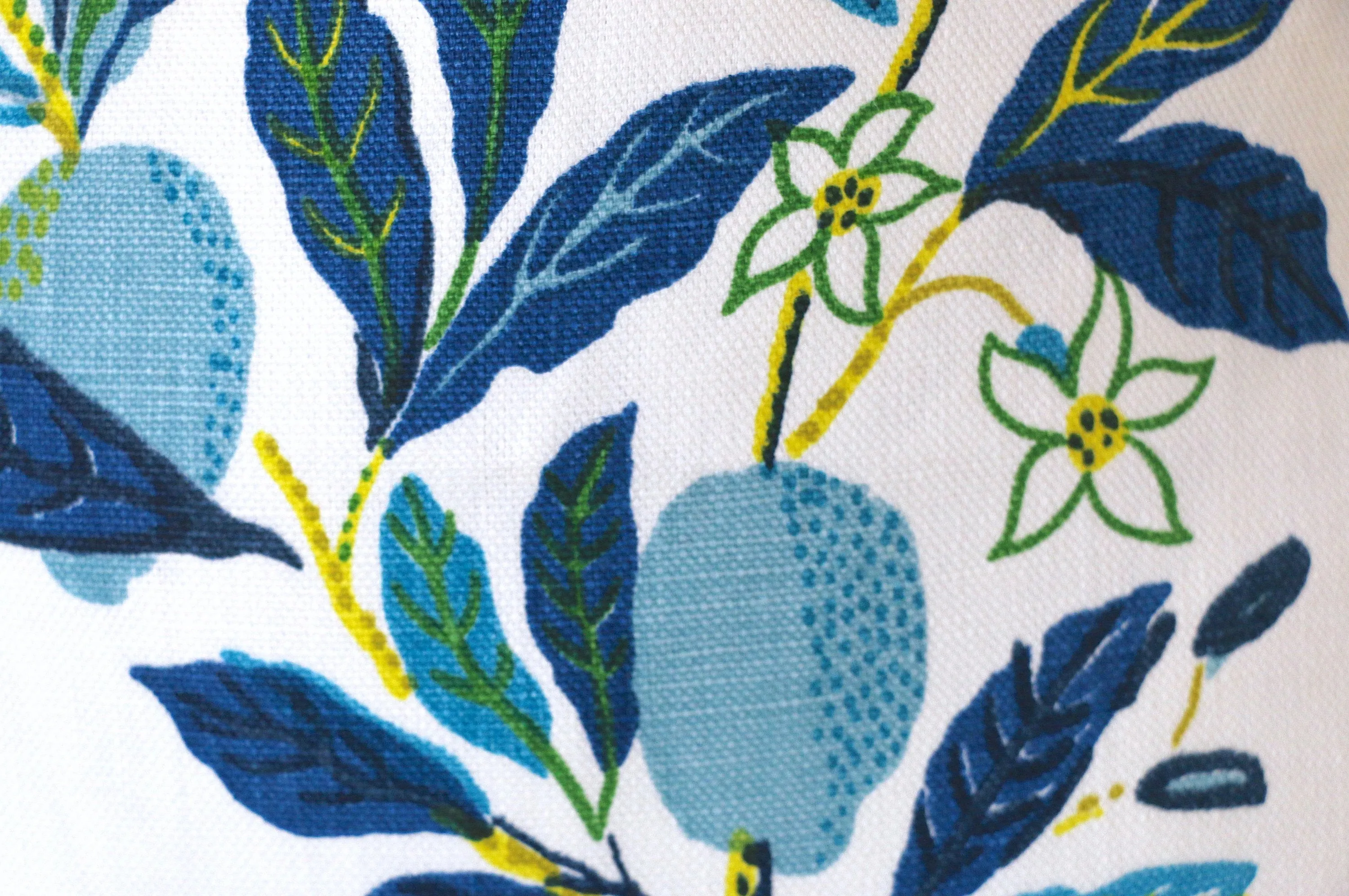 Citrus Garden "Pool" Decorative Pillow Cover / Schumacher Josef Frank pillow cover / Citrus Garden 20x20 22x22 24x24 26x26 Schumacher Pillow